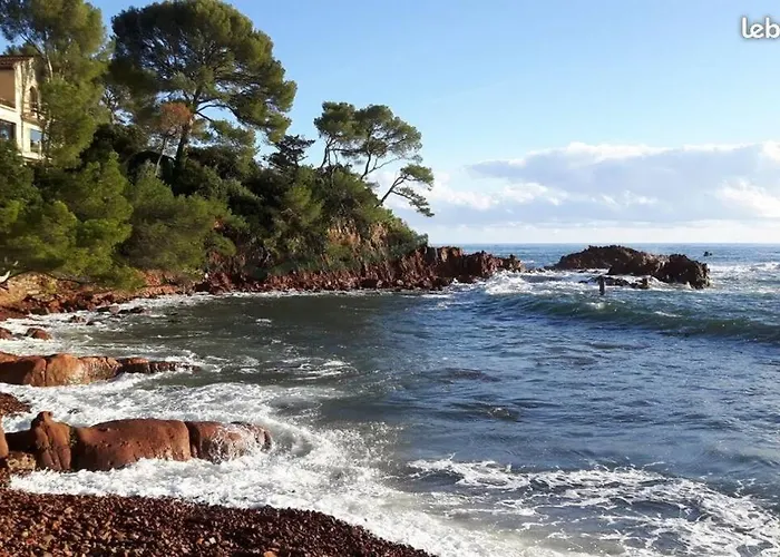 La Corniche D'or A St Raphael Saint-Raphaël